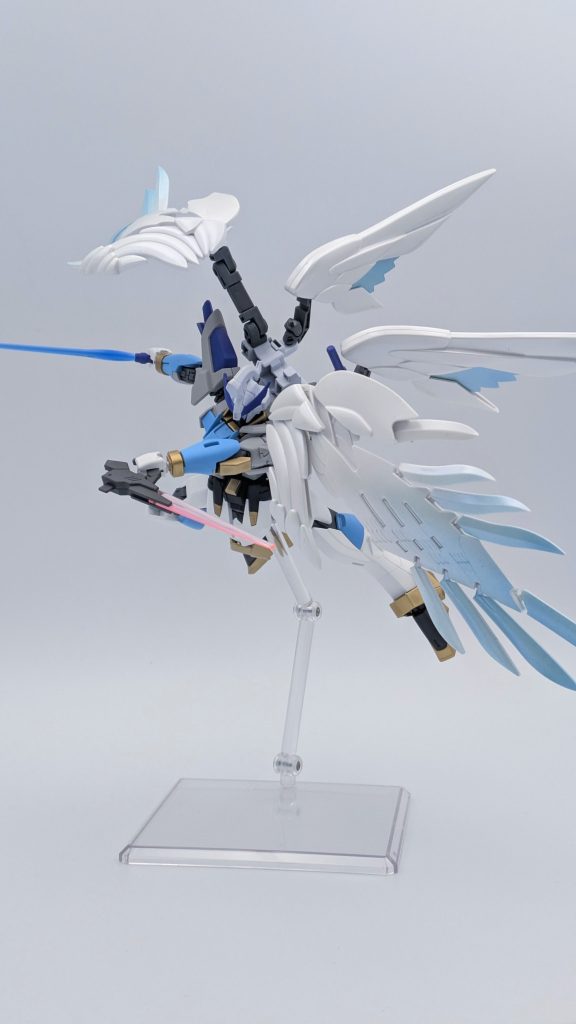 ビームサーベル。通常のサーベルばウイングゼロと同じ場所に格納しています。