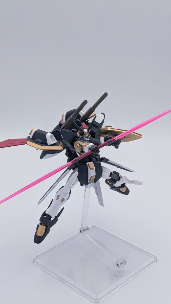 ビームサーベル。ストライクフリーダムと同じような感じで、後ろに回してるレールガンに装備してます。