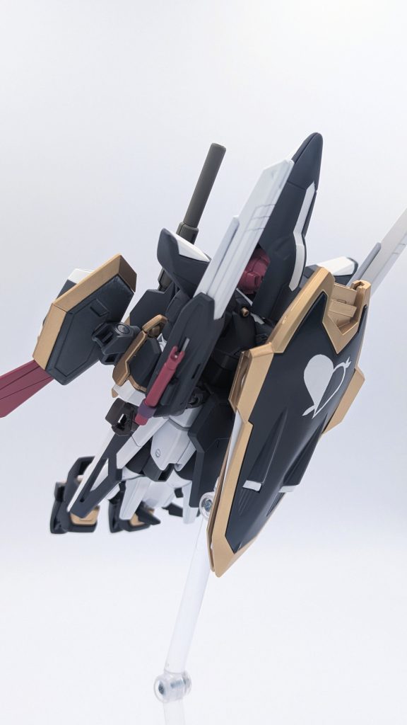 高速巡航形態を別アングルで。変形機構はほぼウイングと同じです。フィンファンネルの保持力が弱いので外してますが、この方が見栄え良いですね…。