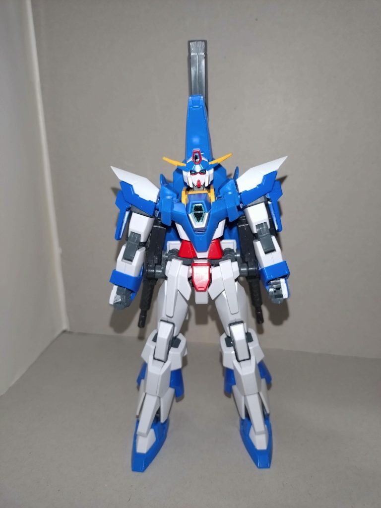 【概要】EMS-AGE3-ZX　ガンダムAGE3-ZXPoppin'Partyを率いるギター担当(ボーカル兼任)・戸山香澄が制作したガンダムAGE3は、分離・合体のみならず、元キットの説明書には存在しない、合体状態での変形機能も付加するなど、オリジナリティに満ちた作品であるが、香澄はこれに飽き足らず、AGE-FXの腕・脚に換装した強化機体を制作した。この強化機体こそがAGE3-ZXである。