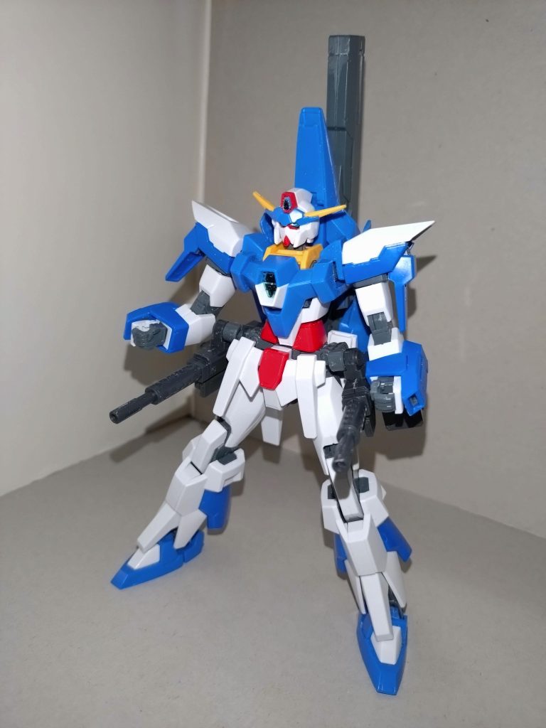 180mmマシンガン腰部に装備。左右同時に展開し、交互に使用する。MA形態でも使用可能。香澄「スパロボシリーズでもおなじみ、闘将ダイモスのダイモガンも同じ位置にあったので、これを意識しました」