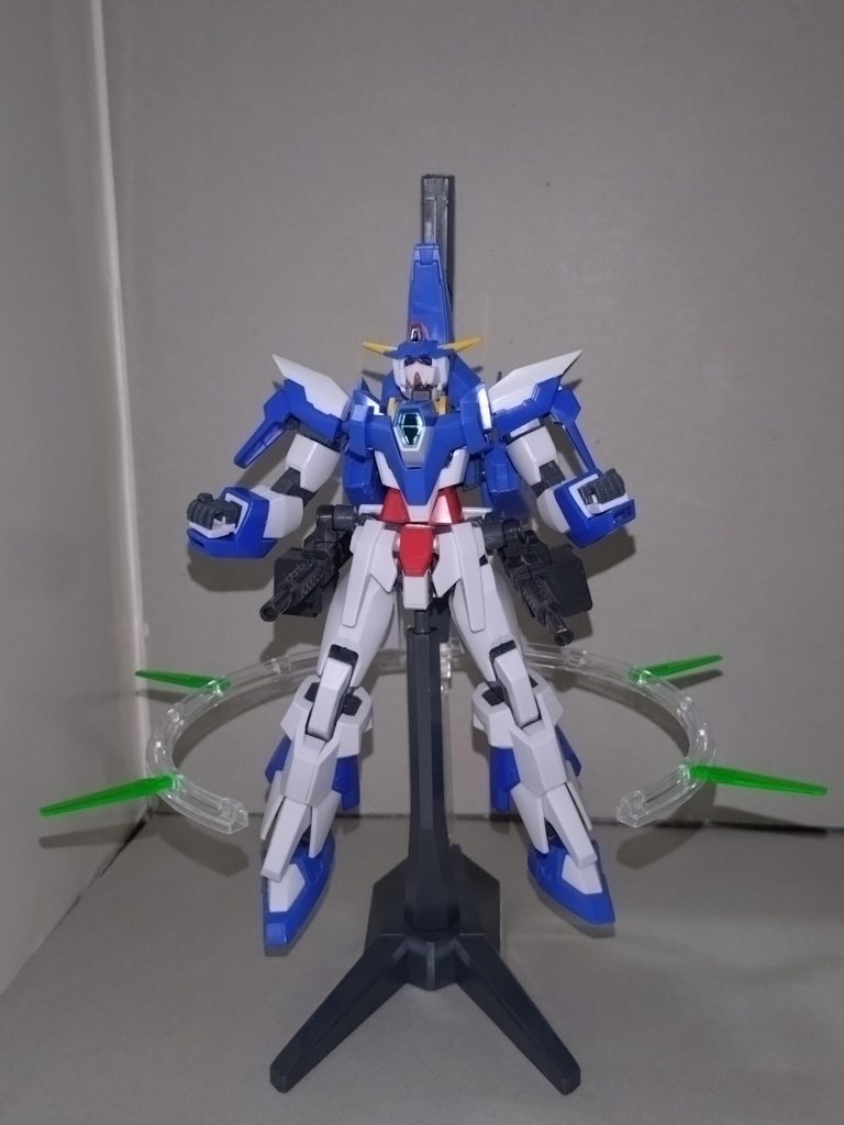 シグマシスファンネル脚部に発射口がある。最大発射基数は4基。MA形態でも使用可能。香澄「AGE-FXにはシグマシスファンネル発射口が他にもありますが、両肩側面のものはスラスターと解釈しました」 このほか、両肩アーマー天部にはスモークディスチャージャーがあるが、そちらはMA形態専用である。