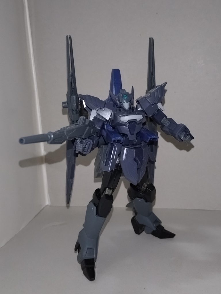 【武装】ビームライフルGブリューナクではイモータルジャスティスと同型のビームライフルを使用していたが、こちらではガンダムMk-Ⅱ用に近いものとなった。不使用時には背部のラッチにマウント。