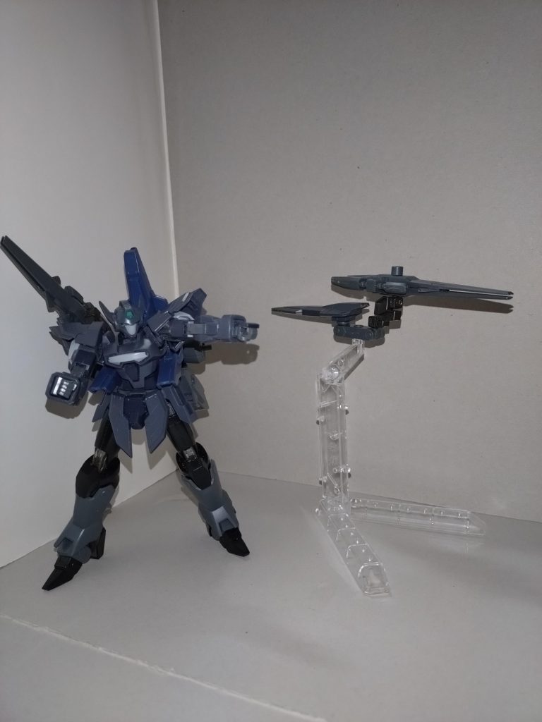 立希「ファハン!あの悪逆無道の輩どもを始末しろ」