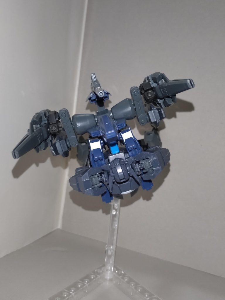 重力下ではファハンを切り離せない、と前置きしたが、これはストライダー形態においてファハンを切り離すと、機体制御能力に支障をきたすおそれがあり、その予防の観点からロックをかけていることによる。