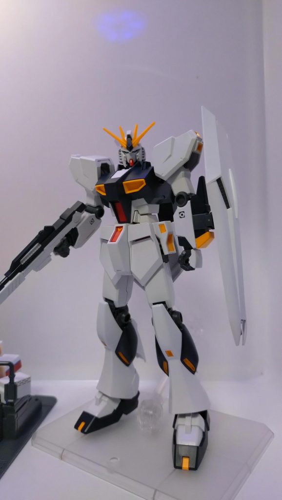 シールすら使わず素組みです。GUNSTAひいてはネット上に溢れる素晴らしい作例を見ていると、自分にはそんな技術も環境もなく…と気疲れしてしまう。ただ、そういう作品も表に出てない繰り返しの経験の賜物でしょうね…と。