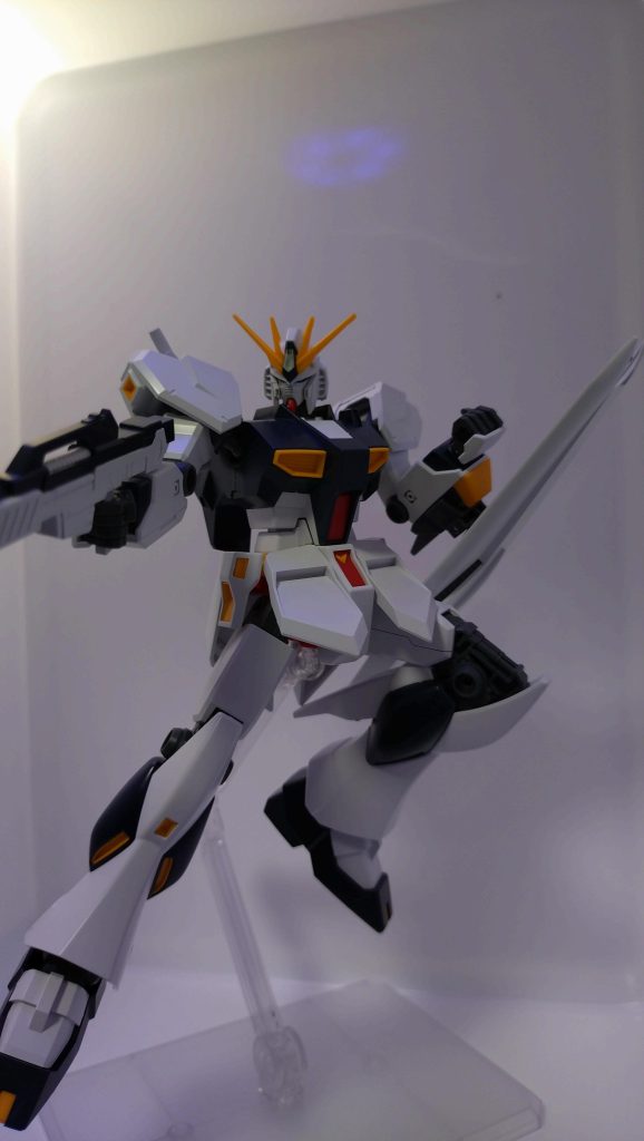 ビームライフル!とりあえず手を動かしてみれば、そのうち何かが見えてくるんじゃないでしょうか🤔と取り組んでみました。学生のころにHGUCを作ったことがありましたがこの完成度に驚き…