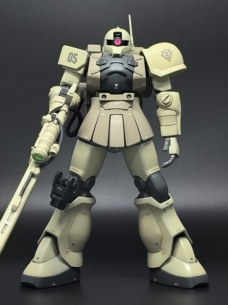 去年作ったシャアザク的アプローチ。中身は絶対旧ザクじゃないはずと妄想し制作した。