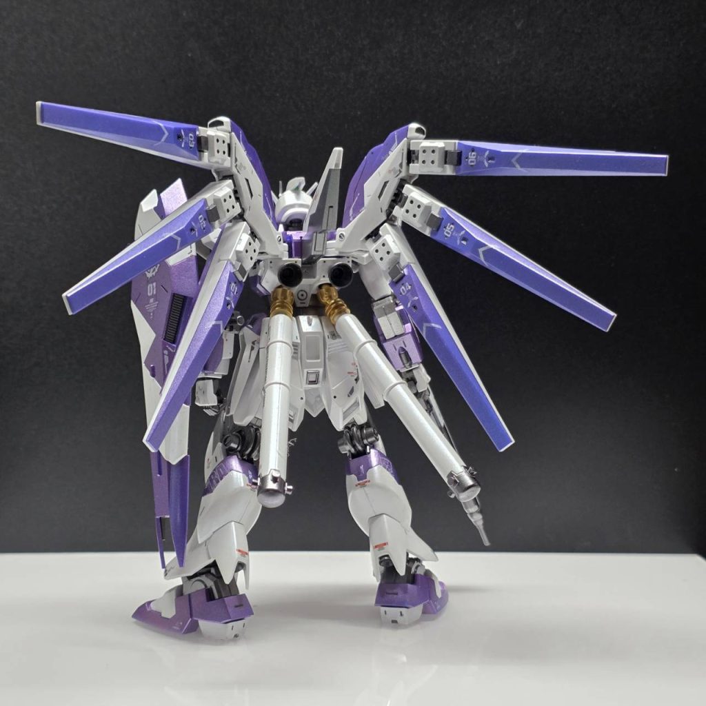 HGUC 1/144 Hi-νガンダム–4枚目/制作者：すぱいらる