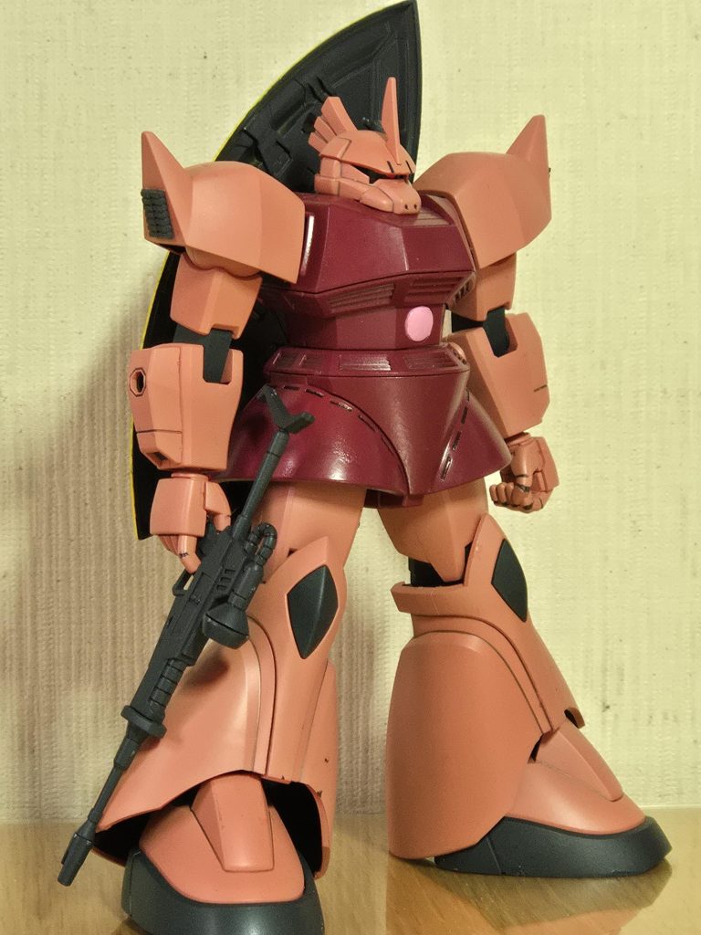 ジオン初のMS用ビームライフルを装備した機体。