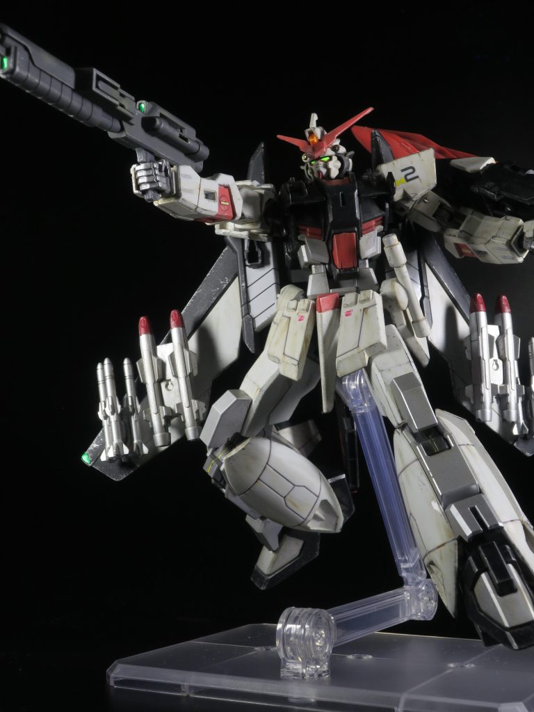 最後にウェザリングマスターのオイルで汚しを追加。さらにリアルタッチマーカーのブラウンで垂れた汚れを追加。ペンをちょんして湿らせたメイク用の綿棒でさっとふき取るといい感じになる。(語彙力ごめん)