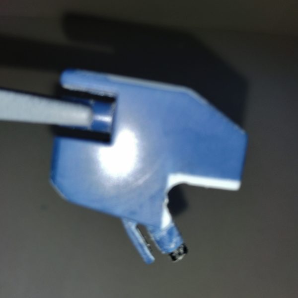 ザク3改、執念の立膝です。サイド、リアスカート可動にし膝関節を３重にしてます。元のデザインを崩さないのではこれが限界かも？（3枚目）