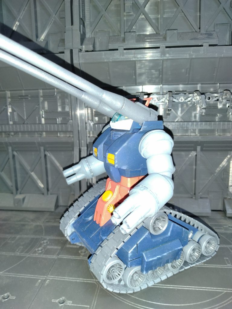 派手なアクションポーズも必要ないので塗装に手をかけてみました。