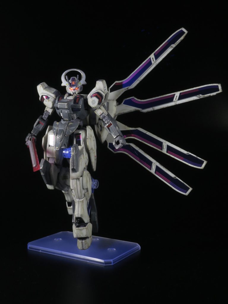 カッコいいのにいまいち活躍した感がないシュバルゼッテ。もっと劇中で活躍するところを見たかった。