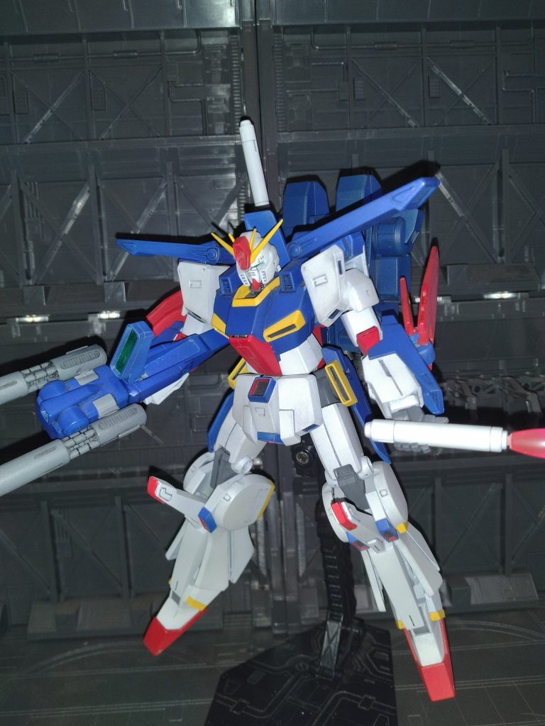 ダブルライフル、ビームサーベルの装備状態です。