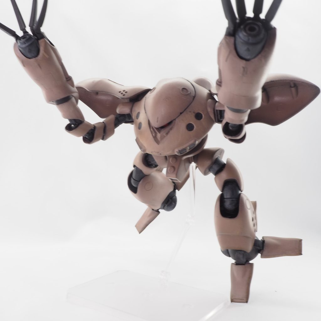 こんな感じの叩きつけ攻撃があった気がする…足のヒレ（？）は安定性重視で固定してます。