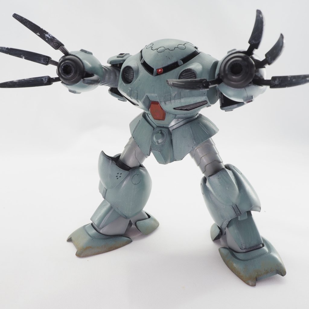 腕、脚の蛇腹が一体成形なので、ポージング幅はやや寂しい🤔組み立ては楽でいいんですけどね！