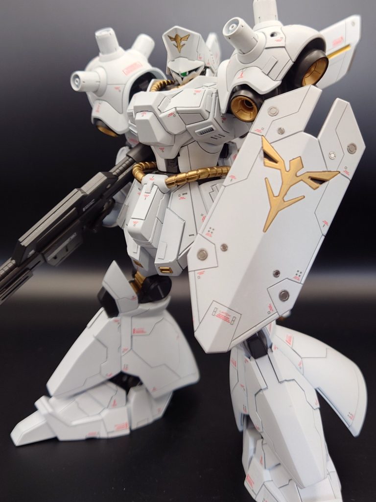 モノアイはプラパイプで加工。