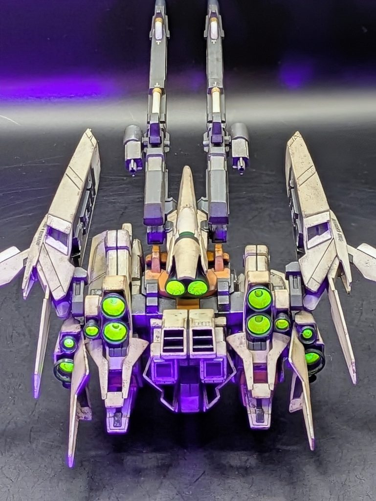 あと地味にスジ彫りにも初挑戦👍️(翼のフラップ、裏面に溝が無かったから、直線2本のみ❗️)自分も挑戦してみて、ビコーンも、スジ彫りも、やってる人たちは凄いなぁ〜って、改めて尊敬の念を強く抱きました🙂↕️