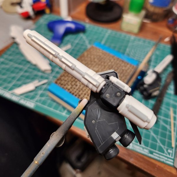 こんばんは、Plamorumoです。MG Sガンダムのバックパックのキャノンを、プロペラントタンクに見立てて改造しました。&nbsp;（5枚目）