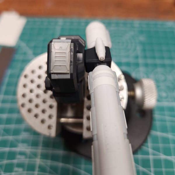 こんばんは、Plamorumoです。MG Sガンダムのバックパックのキャノンを、プロペラントタンクに見立てて改造しました。&nbsp;（6枚目）