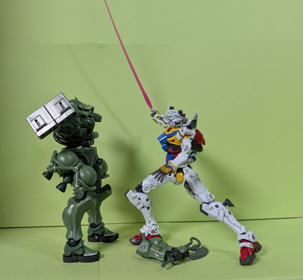 腕両断シーン。グフいないんで代役。