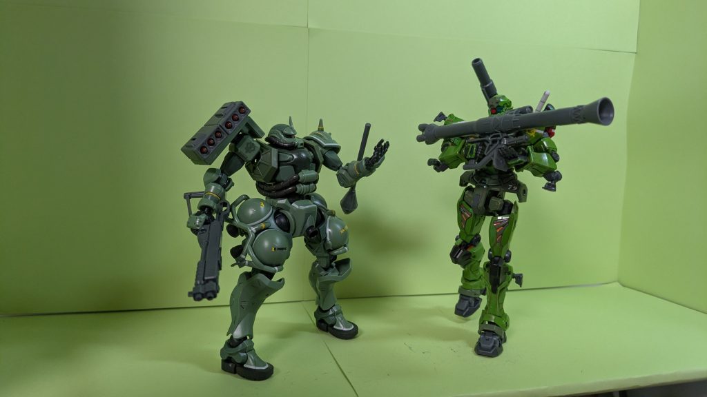 元ジオン公国兵も戦勝国民でありながら、マ・クベ軍法会議長の粛清人事に遭ってしまい、その日暮らしを余儀なくされた。それに反発してアースジオン帝国に逃亡する（或いは名誉回復するために行った）脱走兵が後を絶たない。