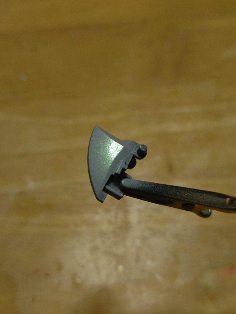 ここからは製作工程を少しステラパールホワイトは画像のように光の当たり方で緑色になります