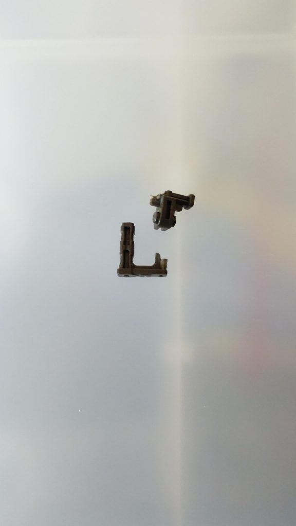 シールドのパーツH28番、折れました😭