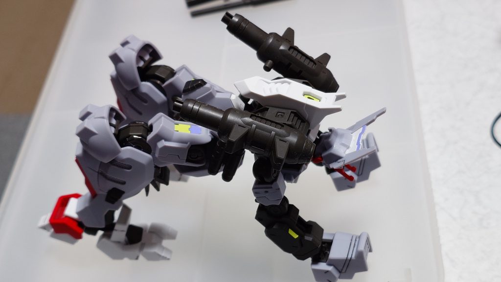 こちらはグラントンファーのみです☀トンファー伸ばせば翼をさずける〜的な。この後、全バラ缶スプレーで塗装し直しました✨️ありがとうございました(^^)/♪♪