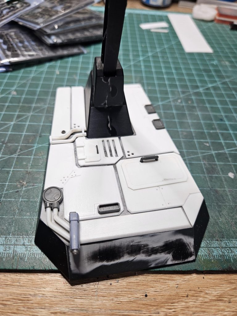 今回は台座にも手を入れてみた！