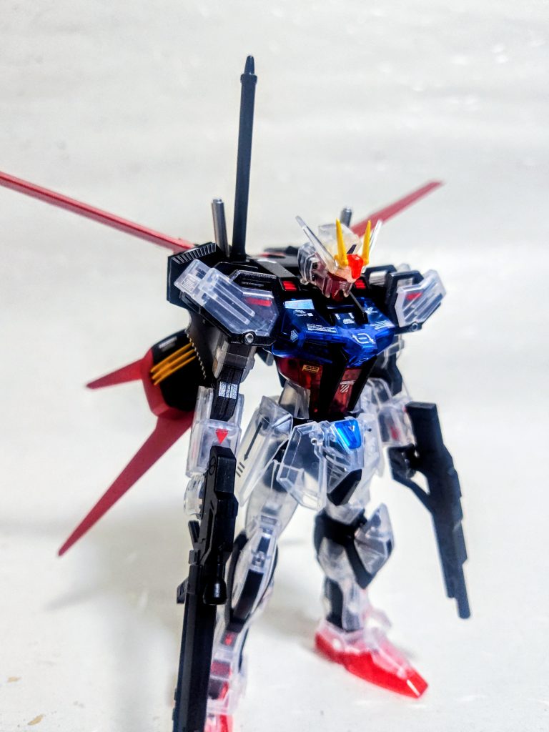 確か一番くじの景品でしたよね。ソリッドクリアーなるモデルで2回ほど出ていたはずで、その2つを組み合わせて、ほぼオールクリアカラーにしました。部分塗装のみのお手軽フィニッシュは相変わらずですが、下手すると一番のお気に入りかもしれません。