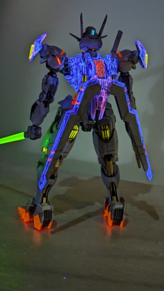 今回やらなかったコト○合わせ目消し○ランナー跡のヤスリがけ○ディテールの追加○スジ彫り○ウェザリング、ダメージ塗装○一体になってるパーツのディテールの塗分けかなり時間が掛かる作業を、あえてやらないコトで時短を図りました。比較的新しいキットなのでコレだけ作業省いてもそこそこの出来になるのは、バンダイさんの進化を感じますね🤣コレだけ省いたので、3日で完成しました(gundam-kao2)少ない期間でたくさん作りたいときは良いですね😊