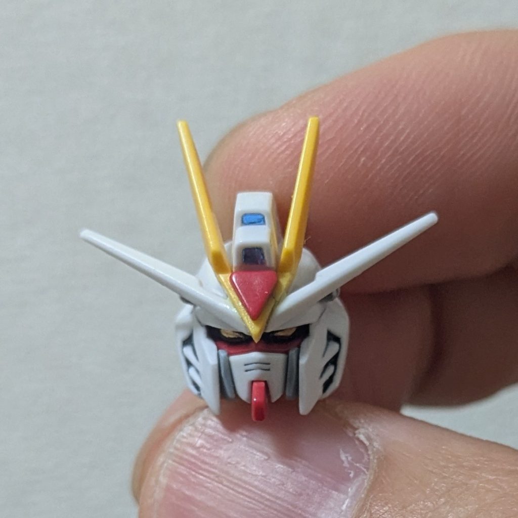 白いアンテナの配置を変更への字部分の白い部分は幅広にし、グレーとの隙間を埋めてます。