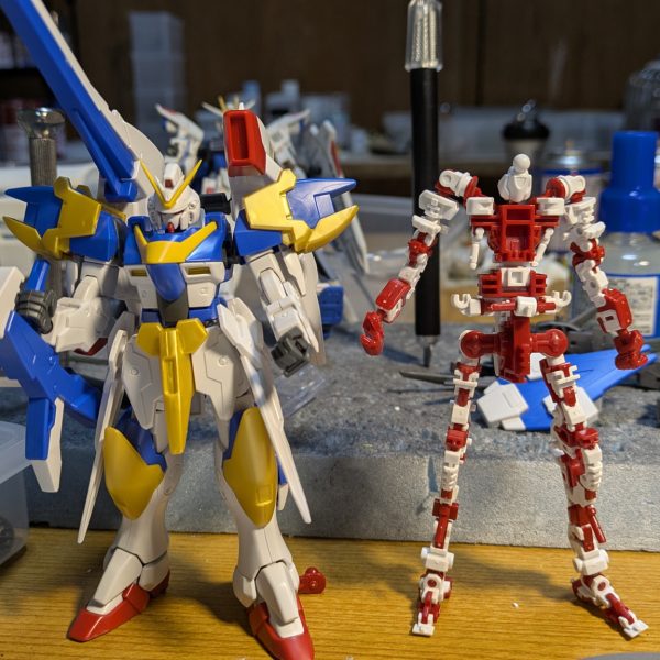 アストレイのRGとV2アサルトバスターのHGを作りました。とりあえずフュージョンさせてみようと思います🙋🏻（2枚目）