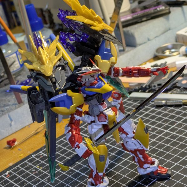 切った貼ったでとりあえずフュージョン後の形を作ってみました👊🏼V2アサルトバスターとアストレイにSDのアルトロンのドラゴンヘッド組みました(gundam-kao6)（2枚目）