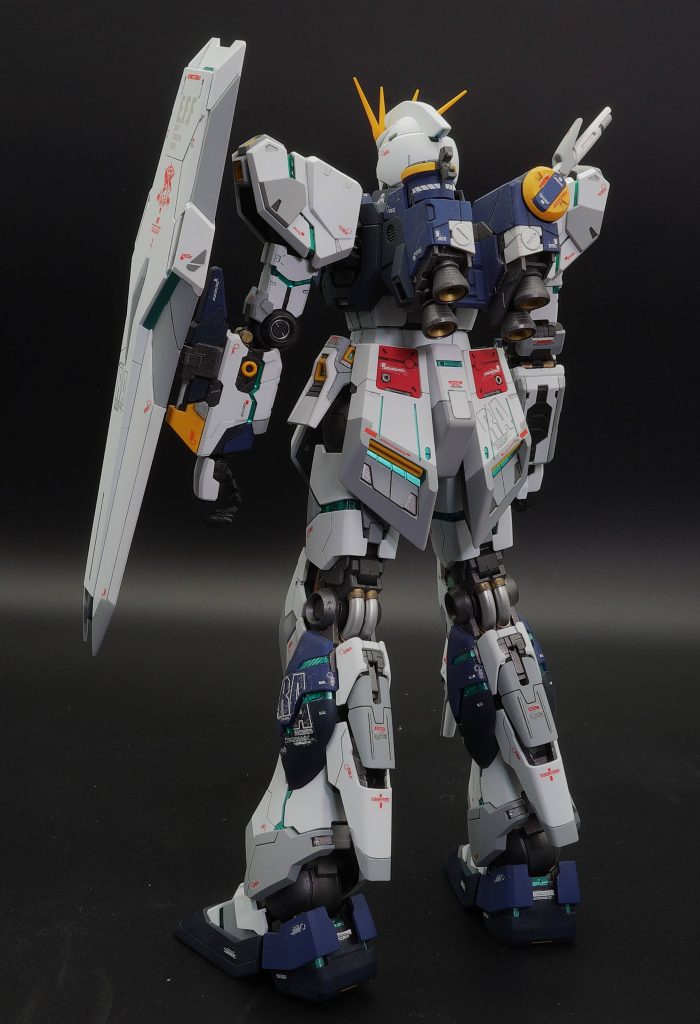 MG 1/100 νガンダム Ver.ka全塗装–3枚目/制作者：あるむ