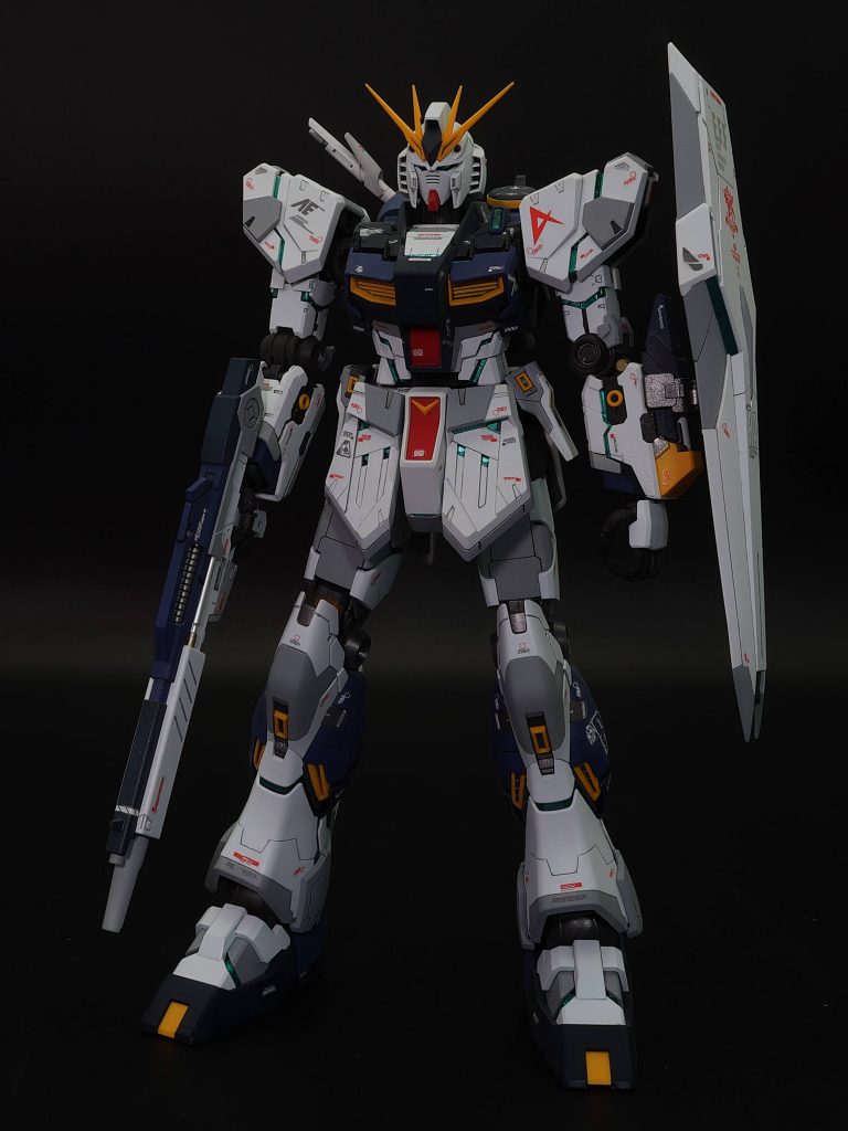 MG 1/100 νガンダム Ver.ka全塗装–2枚目/制作者：あるむ