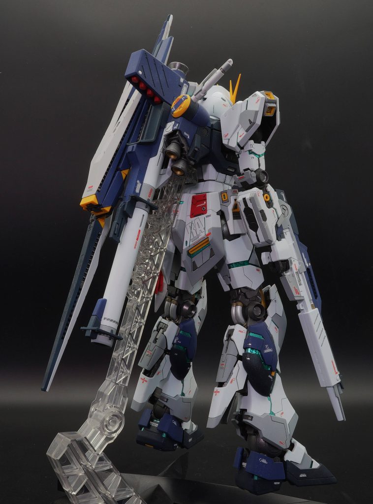MG 1/100 νガンダム Ver.ka全塗装–4枚目/制作者：あるむ