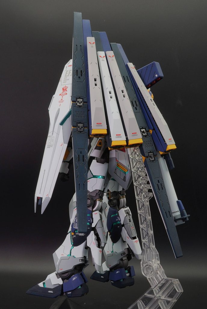 MG 1/100 νガンダム Ver.ka全塗装–3枚目/制作者：あるむ