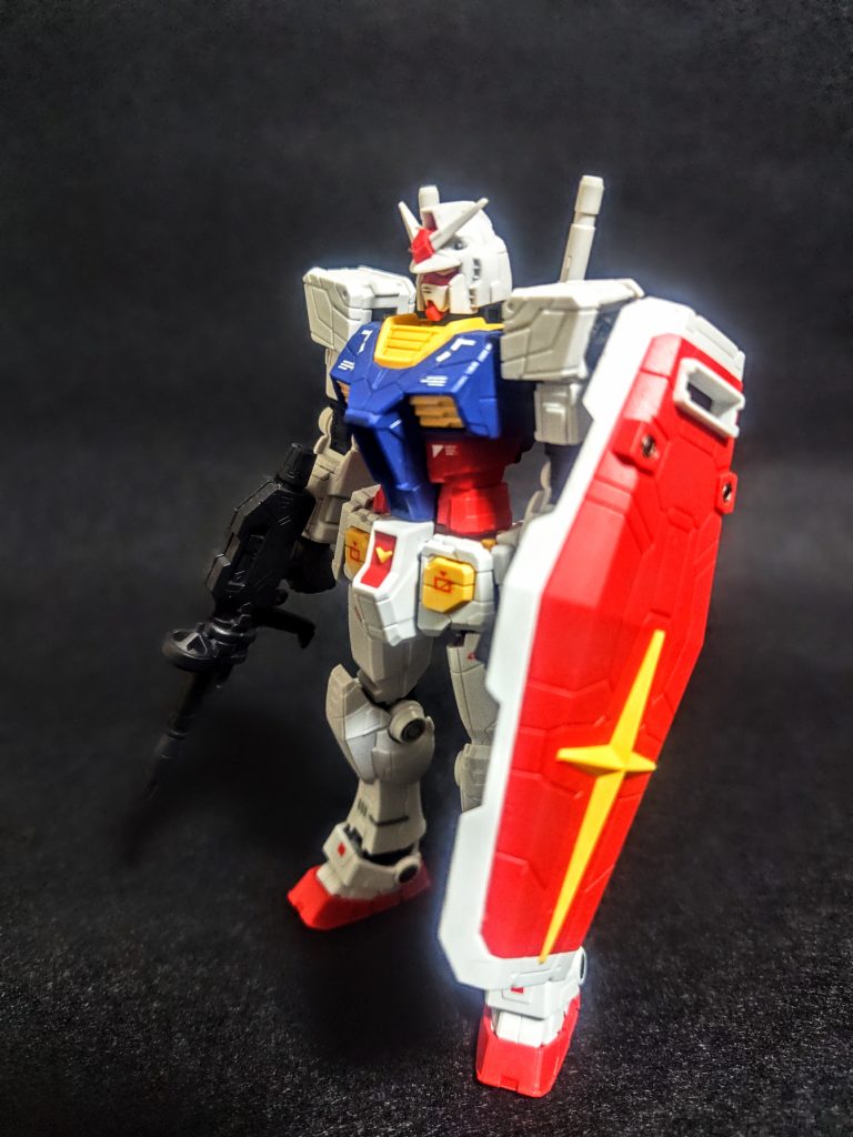 私は関西人なので、やはりこのモビルスーツはね、　思い入れがありますよ。そりゃあ関西万博ですからね、「万博行ってないけど」というわけでエントリーグレードの万博ガンダムです。カッコイイですね、初代が立像に、その立像をガンプラにというまわり道。