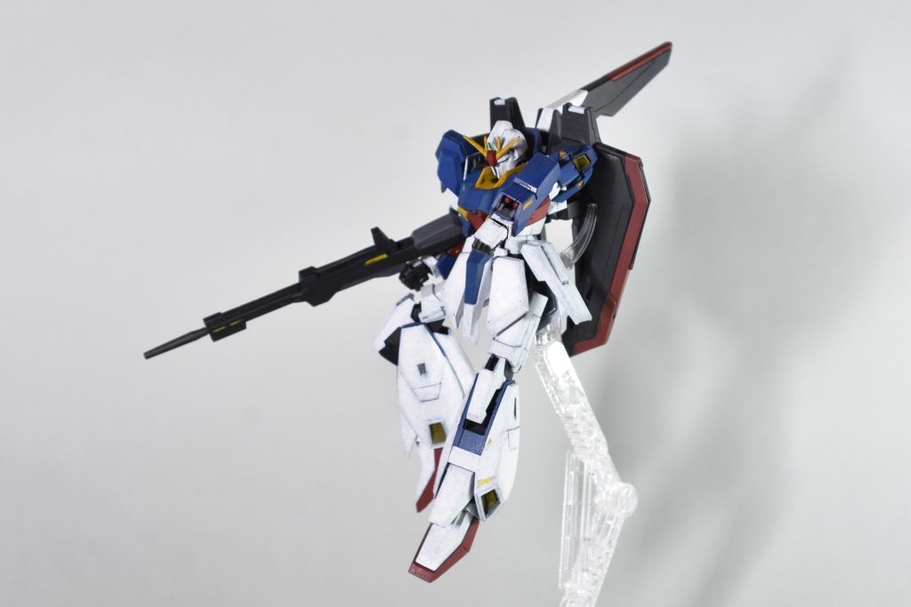 キットはHGUC。今回は素組みのまま塗装のみ行いました。