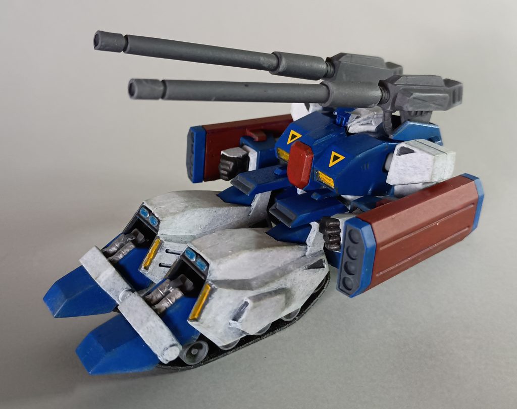 「元旦といえばガンタンクっしょ！今年で44歳だしコイツで〜」という軽いノリで開封したのですが予想以上の良キットっぷりに驚かされました。