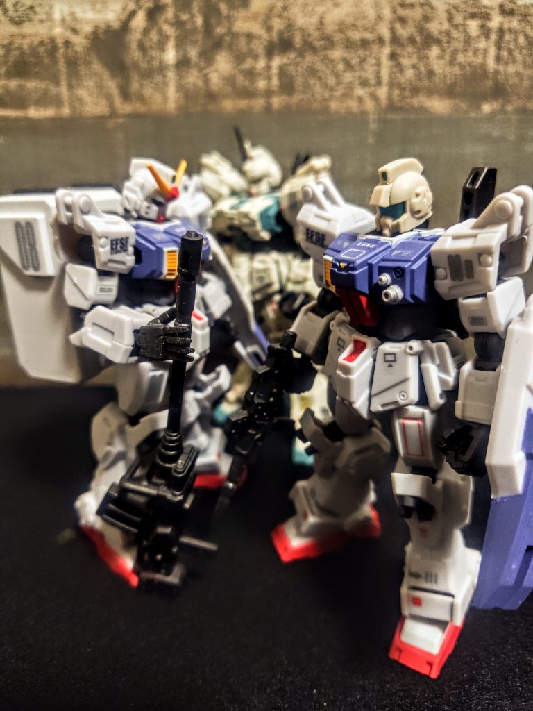 この集まっての1枚が良いんですよね。まんま陸軍の兵隊さんの集まりのような。簡単フィニッシュでも、並べるとなかなかさまになるんですよ。もともと08小隊はミリタリー色が強い作品なので、集めたくなってしまったり、ウェザリングや汚し、破損等がハマるんですよね。「やってないけど」というわけで今回はここまで。明日は死神サンダースさんです。