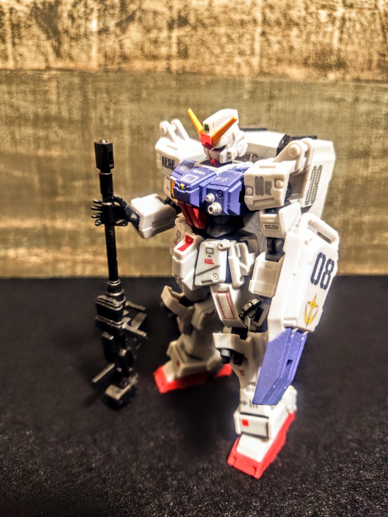 モデルはGフレーム、昨日まで言い忘れていましたがFAですね。今回もデカールを貼って艶消しトップコートでカバー。本当はブレードアンテナを白に塗りたかったんですが、当時はもちろん脳内変換のみです。