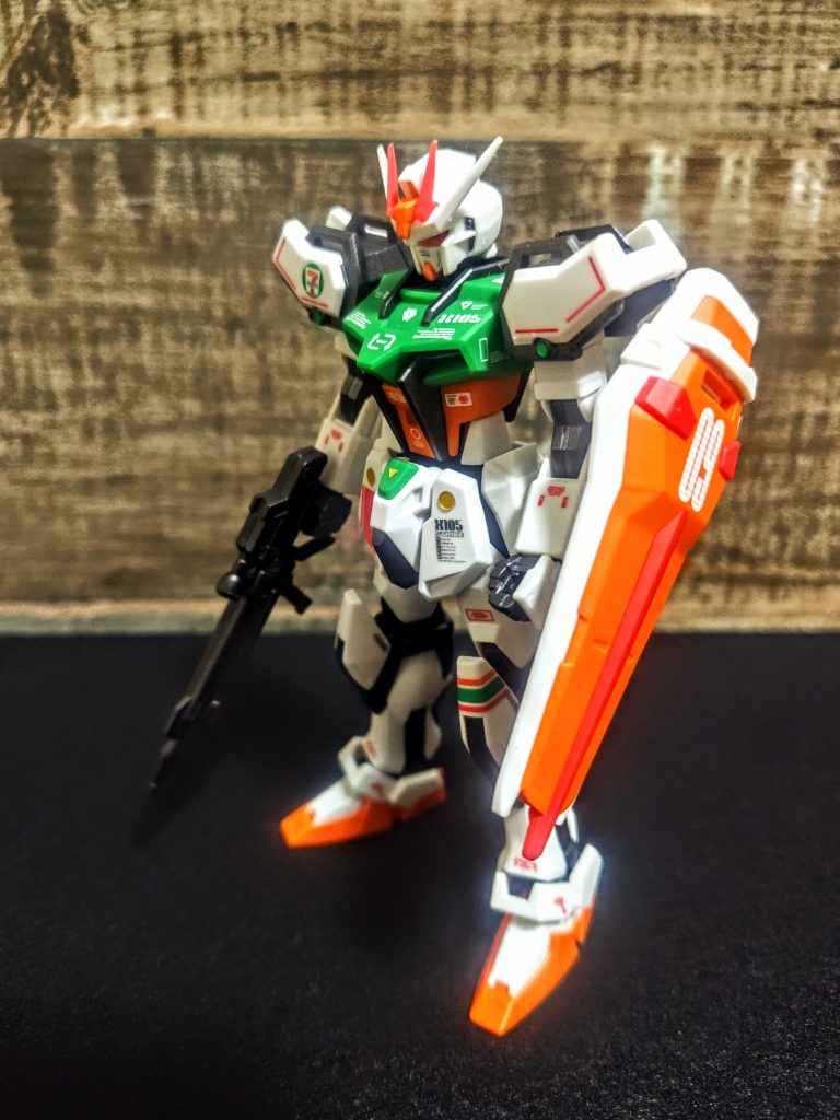 ウチにとって9体目のストライクなので、識別ナンバーは9です(笑)。コラボレーションキットですね。友人に貰ったので、サクッと簡単フィニッシュで完成しました。今思えば、やっぱりナンバーは7-11にすべきでしたか。セブンイレブンだしね、失敗だったかな。