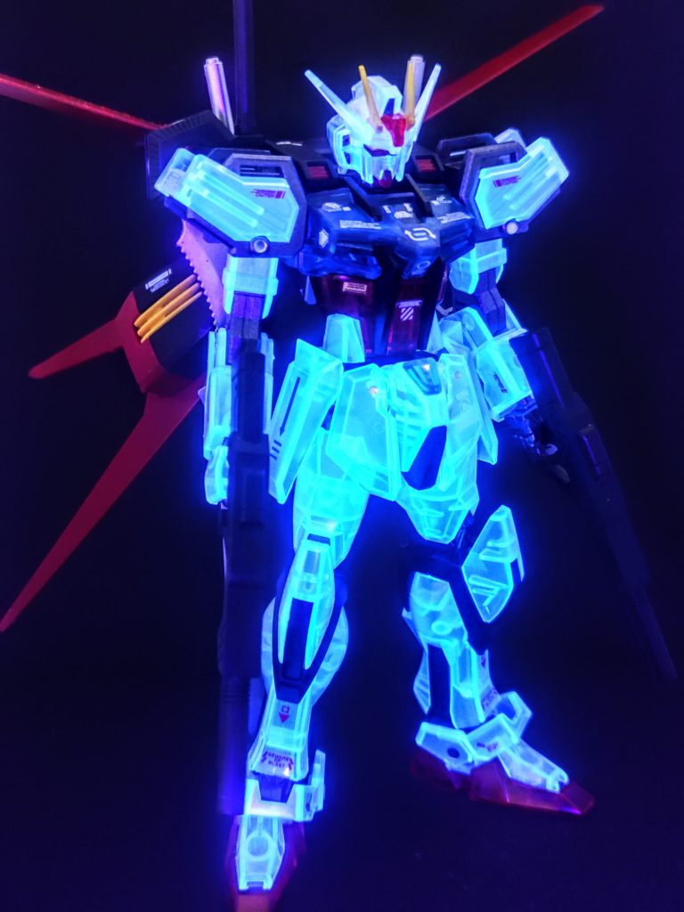 440円でなかなか楽しませてもらえました。今では本当100均でほとんどのものが買えてしまいますよね。もちろん100均なんて言いながら100円のものばかりじゃないんですが、そりゃそうかと納得できれば無茶苦茶安く買えて、アイデアや作り、サンプルとして形になったものを手にできます。