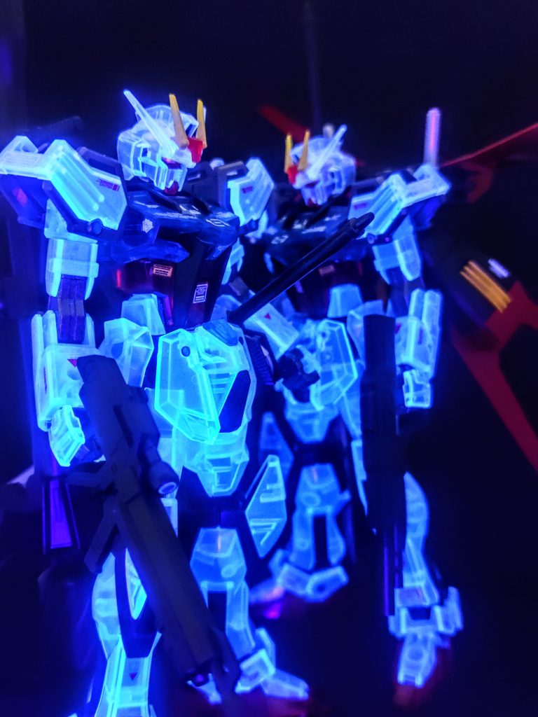 なかなか面白い撮影ブースでした。何度も言いますが、ちょっとだけ小さいです。なので構造を知って、もう少しだけ大きなサイズに、そしてここまで複雑にならないくらいの折りたたみ式のものを作れたら面白いかなと思います。ホームセンターやそれこそ100均でそこそこ部材も集められそうですしね、時間をかけてお正月に作ってみましょう（笑）。それでは今回はここまで。次回からは再びGフレームです。ではまた。