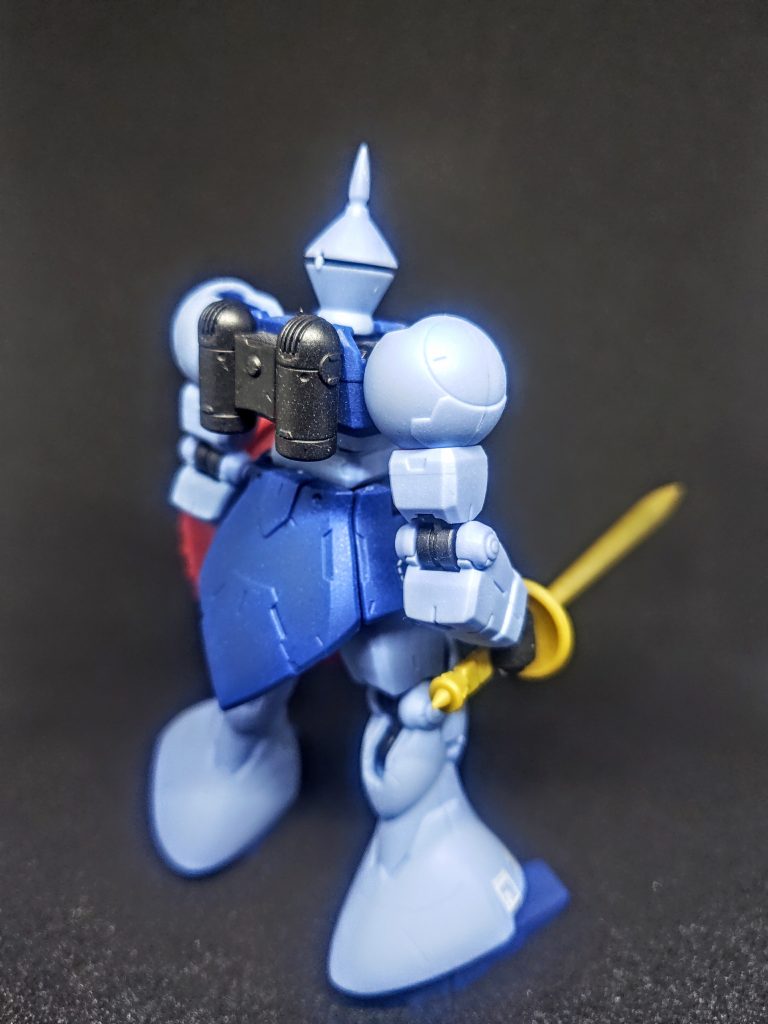 ガンプラよりサクサク組み立てられて、兎にも角にもガシガシ動かして遊ぼうよと。私のようなポージングをつけるのが下手な人間にそれを練習させてくれるありがたい存在です。「撮影ブースが小さすぎて今回も素立ちだけど」ちょっと狭すぎるかなぁ（泣）、あとカメラが相変わらず（泣）、まぁ、まぁ、うーん。そして思ったより関節が固くて、動かしていてもヘタリはまだ来ません。同じシリーズなのにリックディアスを組んだときは立つだけで精一杯でしたが（笑）。