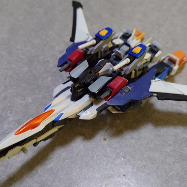 作成中の可変機ガンダムシエルコツコツと改造中前回との違いは主翼にジャスティスのパーツを使って主翼ビームアタックが出来るようになりましたwまだまだコツコツいじっていく予定…（2枚目）